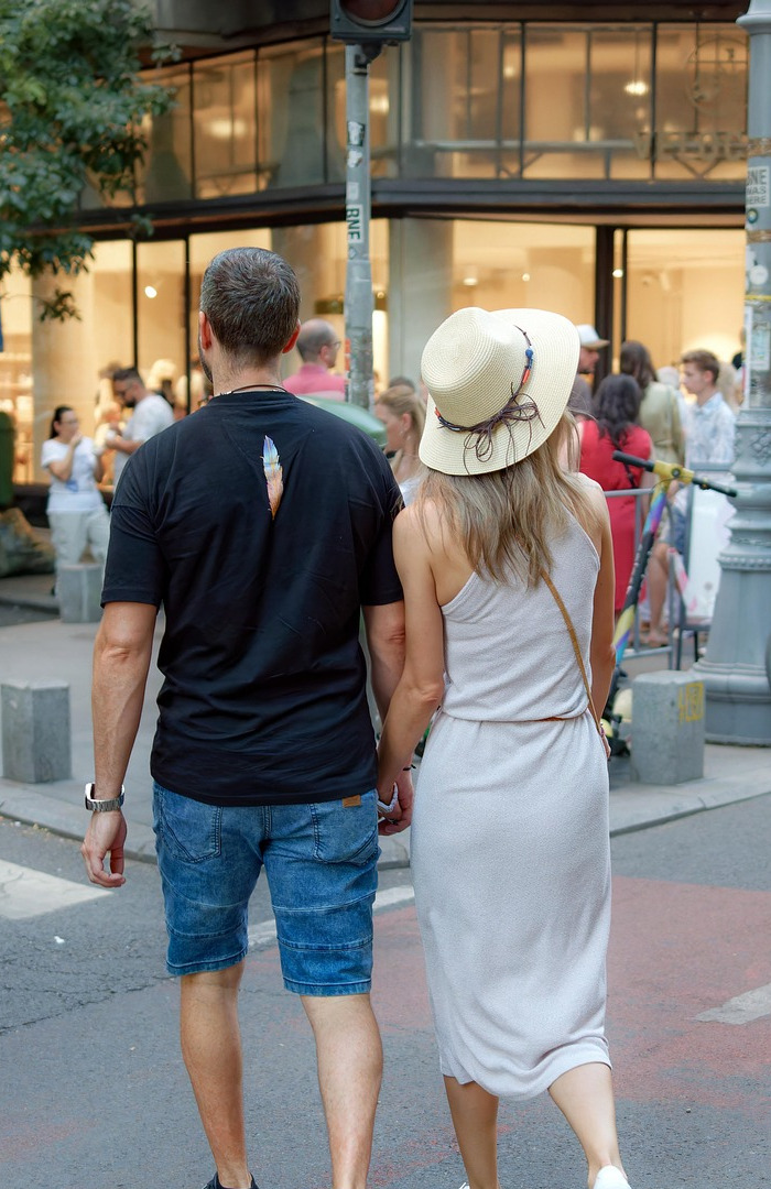 urban couple lifestyle